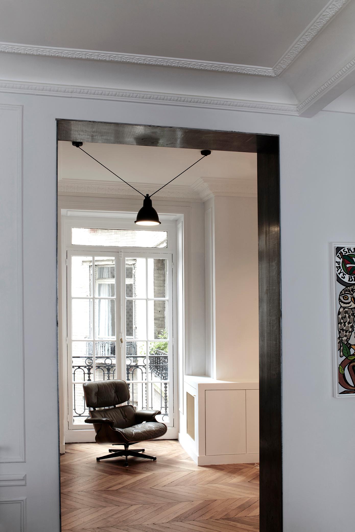 DCW Editions Les Acrobates N°323 XL Lampada a sospensione rotonda con paralume blu in vendita 6