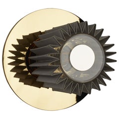 Petite applique In The Sun édition DCW avec corps en acier doré et maille argentée