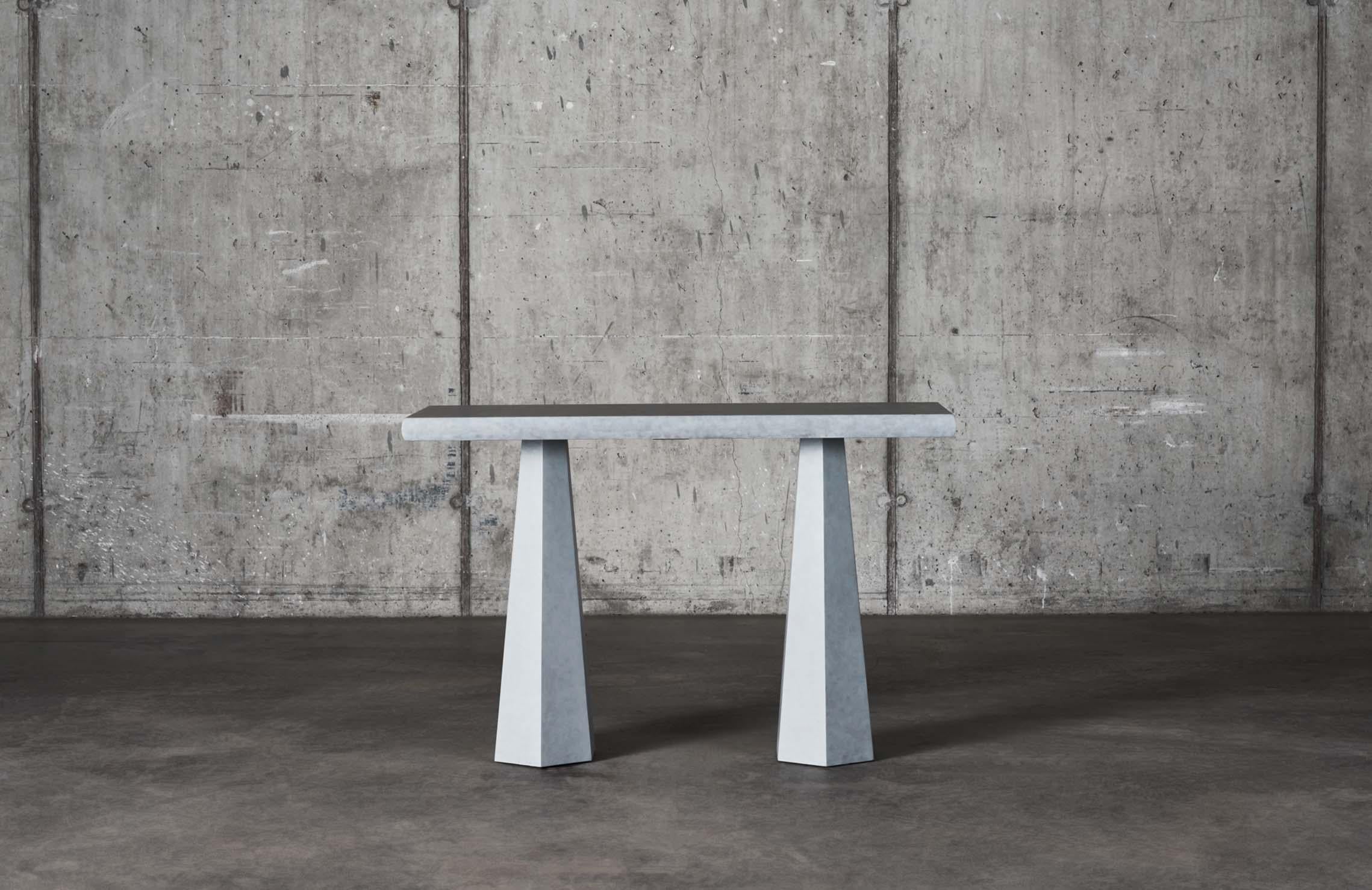 Philippin Table console moderne en forme d'hexagone grise en vente