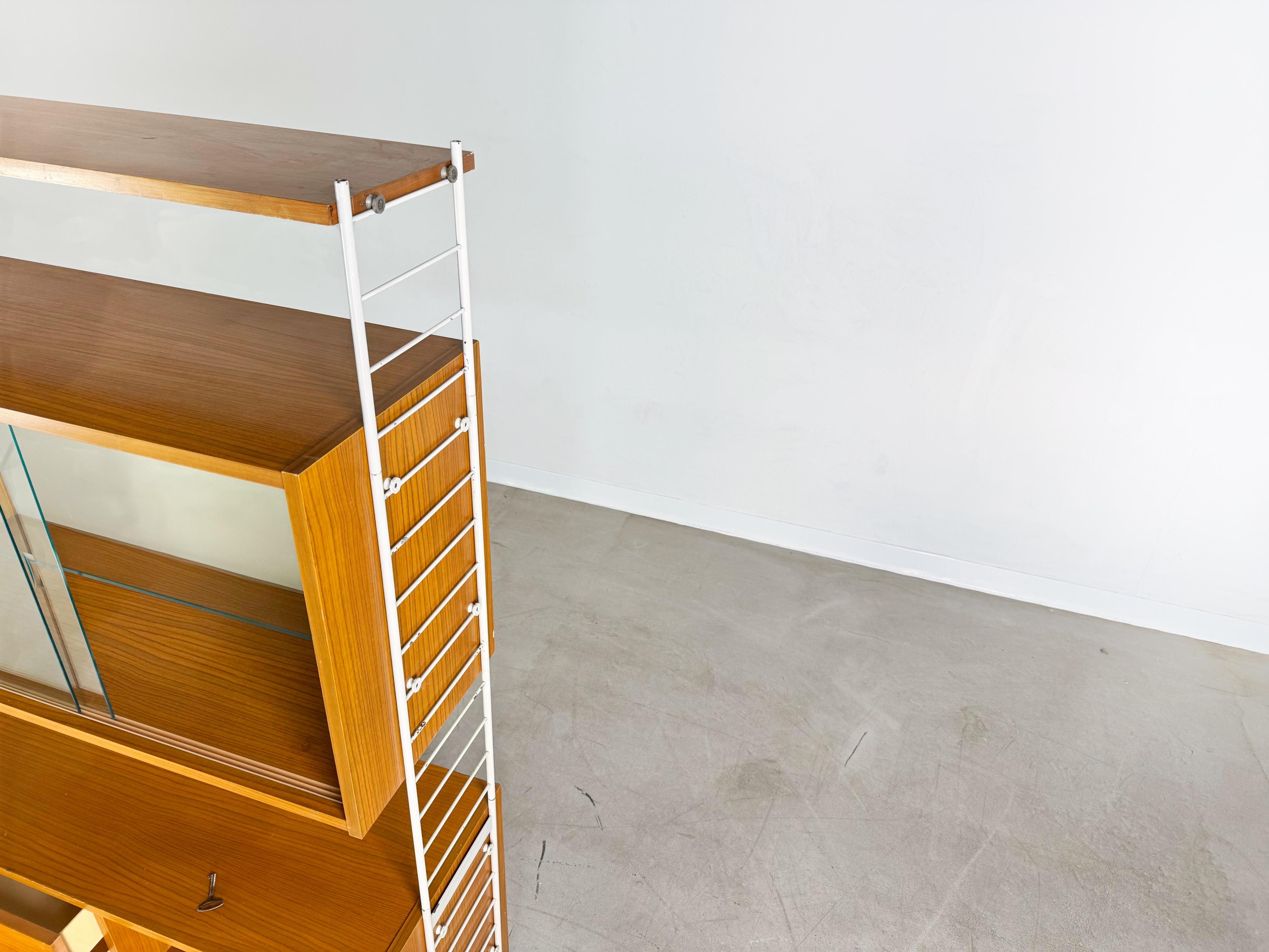 DDR Leiterregal Sybille Vintage Wandregal Midcentury Stralsund II État moyen - En vente à Berlin, DE