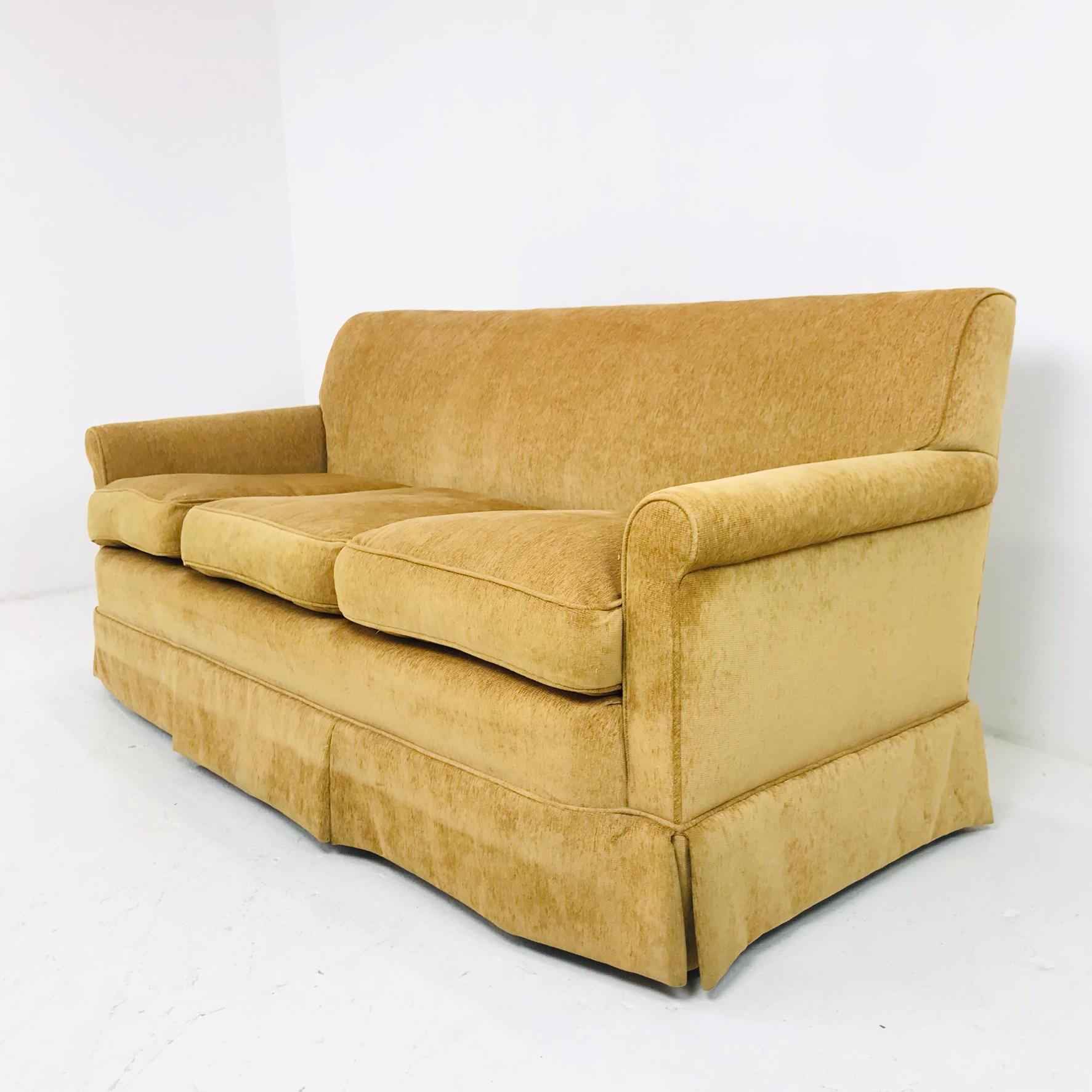 1960s Custom Slipcovered Sofa by DeAngelis for Billy Baldwin For Sale 1