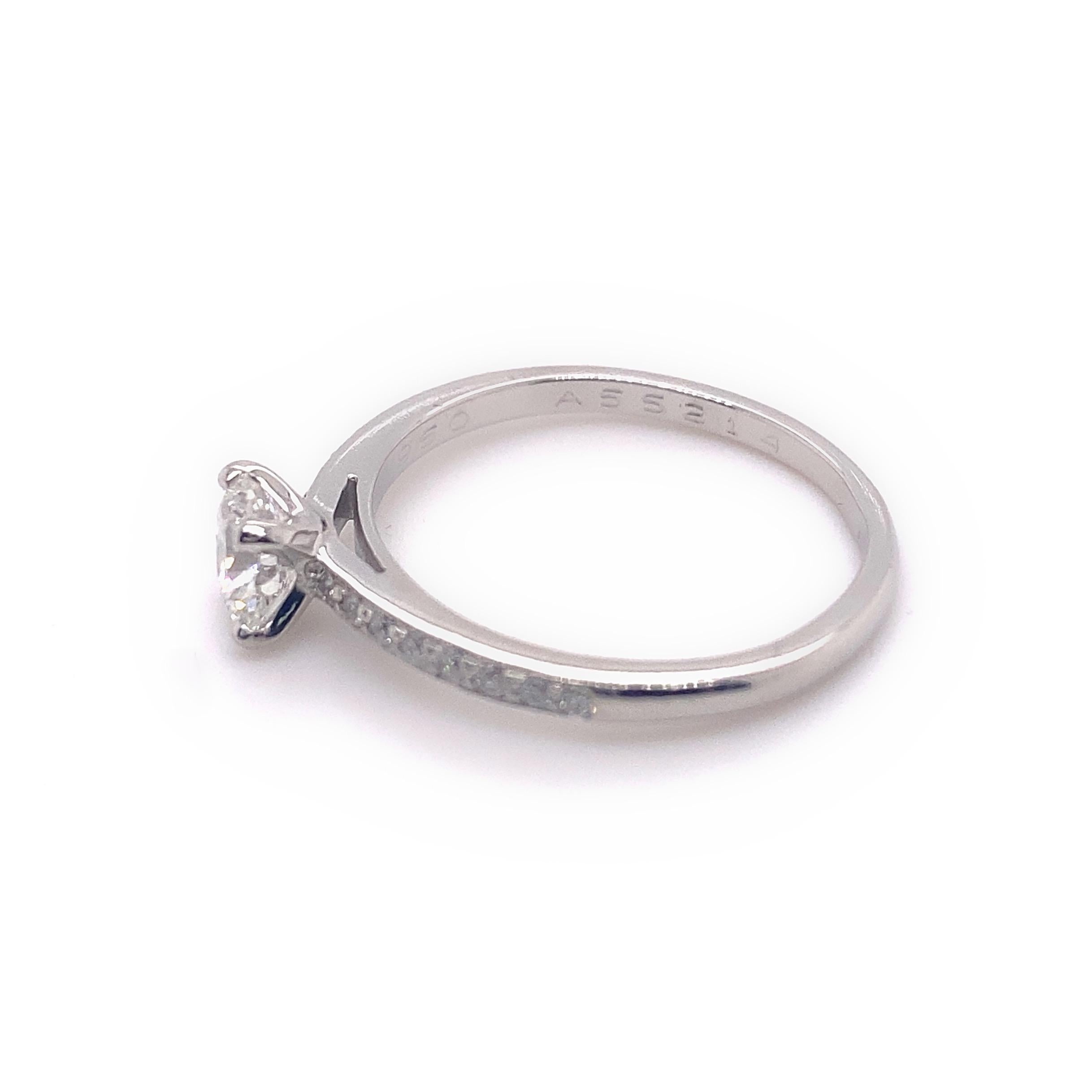 De Beers Bague de fiançailles en platine avec diamant rond brillant pavé éternellement de 0,68 carat poids total Pour femmes en vente