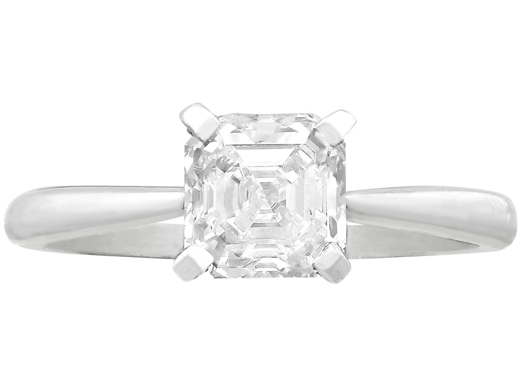 De Beers Verlobungsring aus Platin mit 1,20 Karat Diamant (Asscher-Schliff) im Angebot