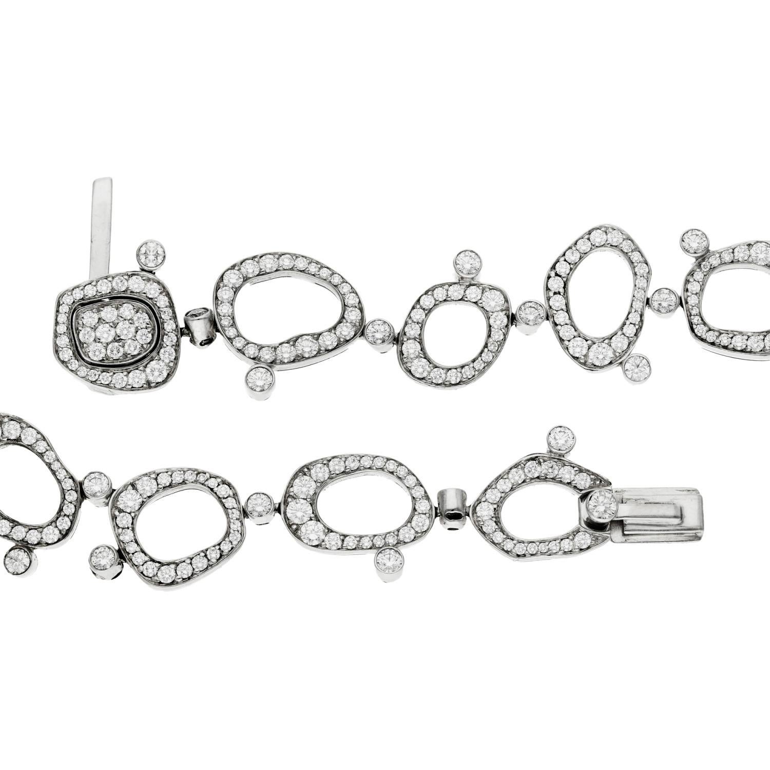 De Beers 18ct White Gold 4.70ct Diamond Bracelet In Good Condition For Sale In Birmingham, GB