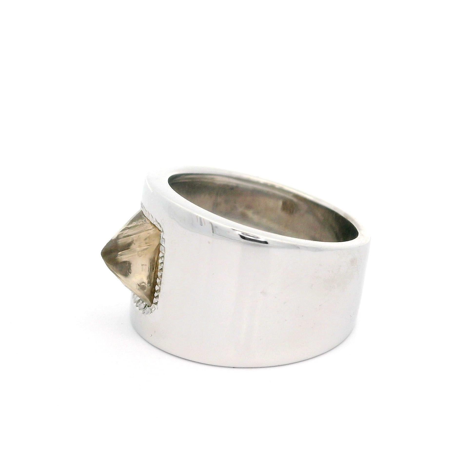 De Beers 18k Gold GIA 2ct Colored Diamond Solitaire Uncut Wide Cigar Band Ring en vente 6