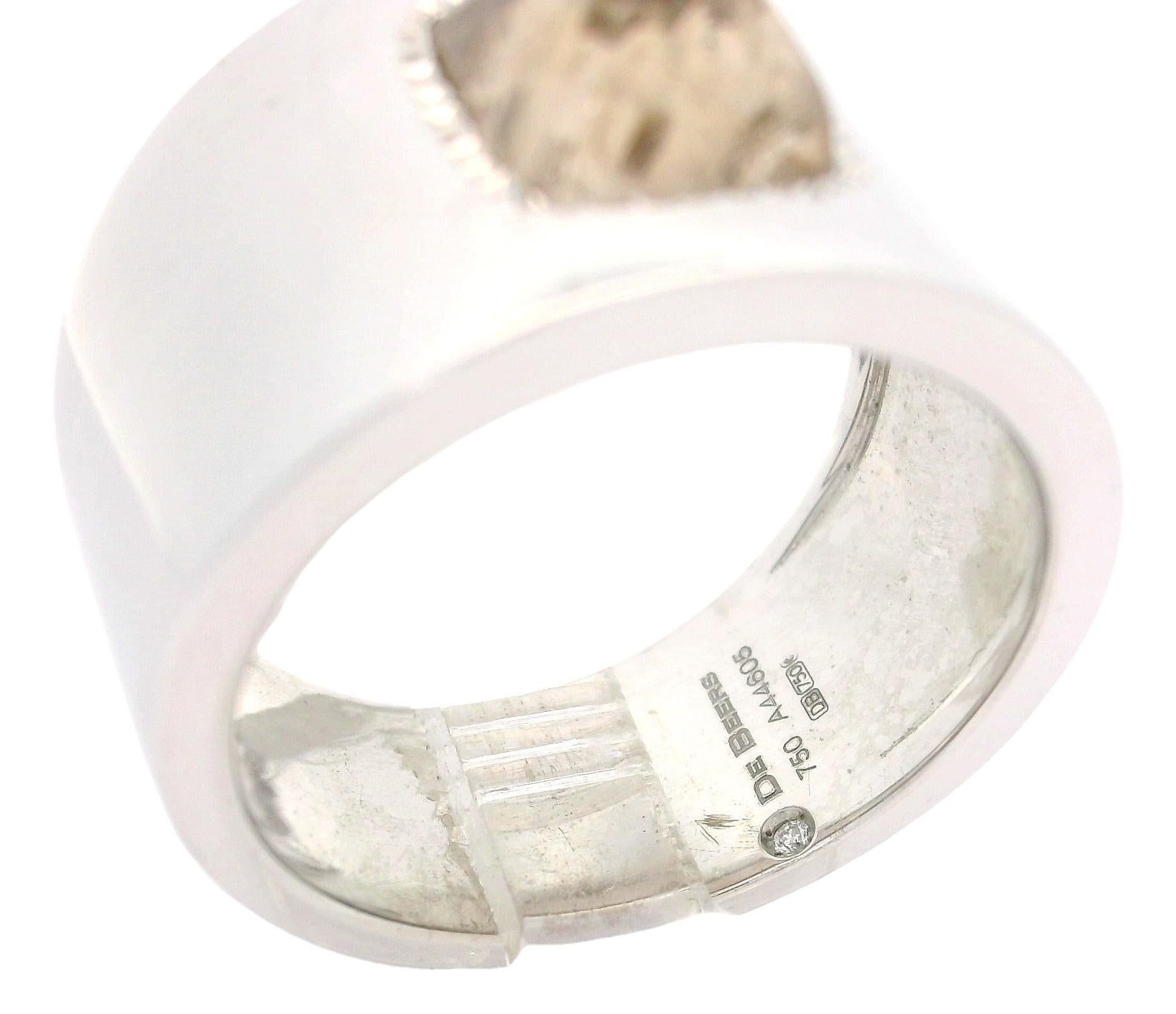 --Pierre(s) :...
(1) Diamant naturel authentique - brut non taillé - serti - couleur brun clair - 8,86 x 7,03 x 4,85mm - 2ct (approx. - basé sur les informations de certification)
** Voir les détails de la certification ci-dessous pour des