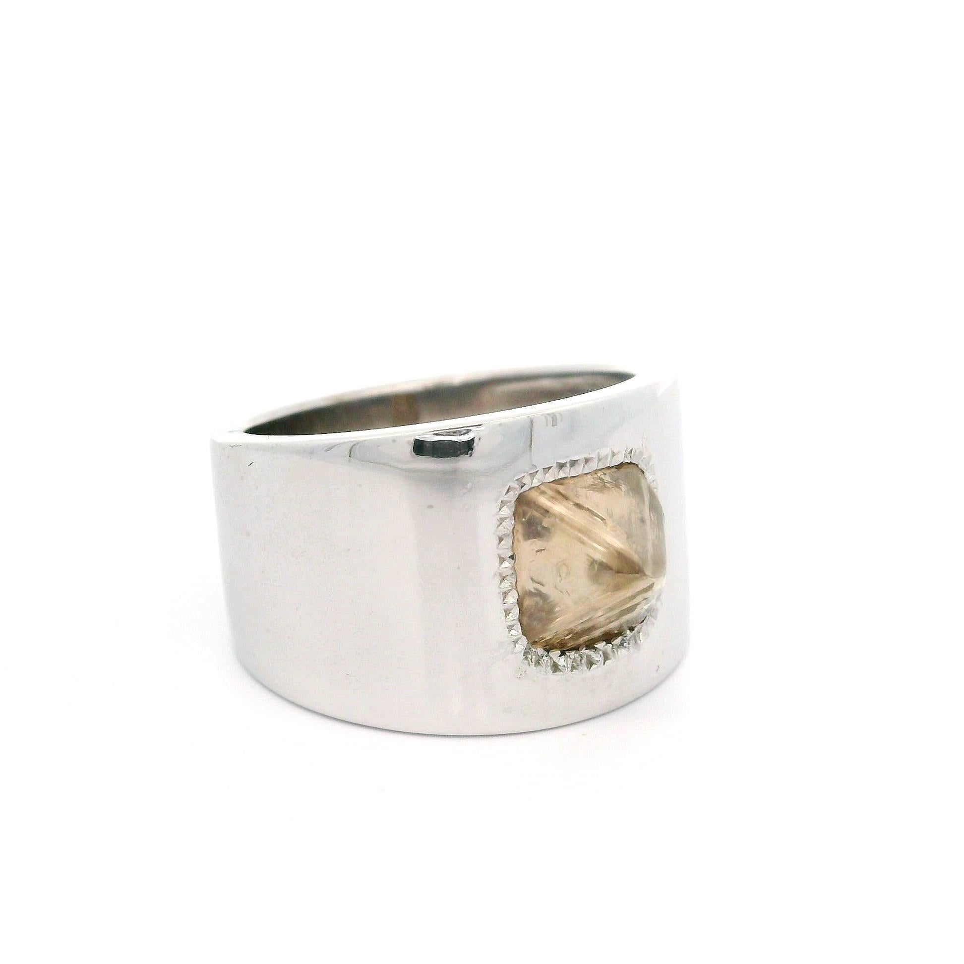 De Beers 18k Gold GIA 2ct Colored Diamond Solitaire Uncut Wide Cigar Band Ring en vente 3