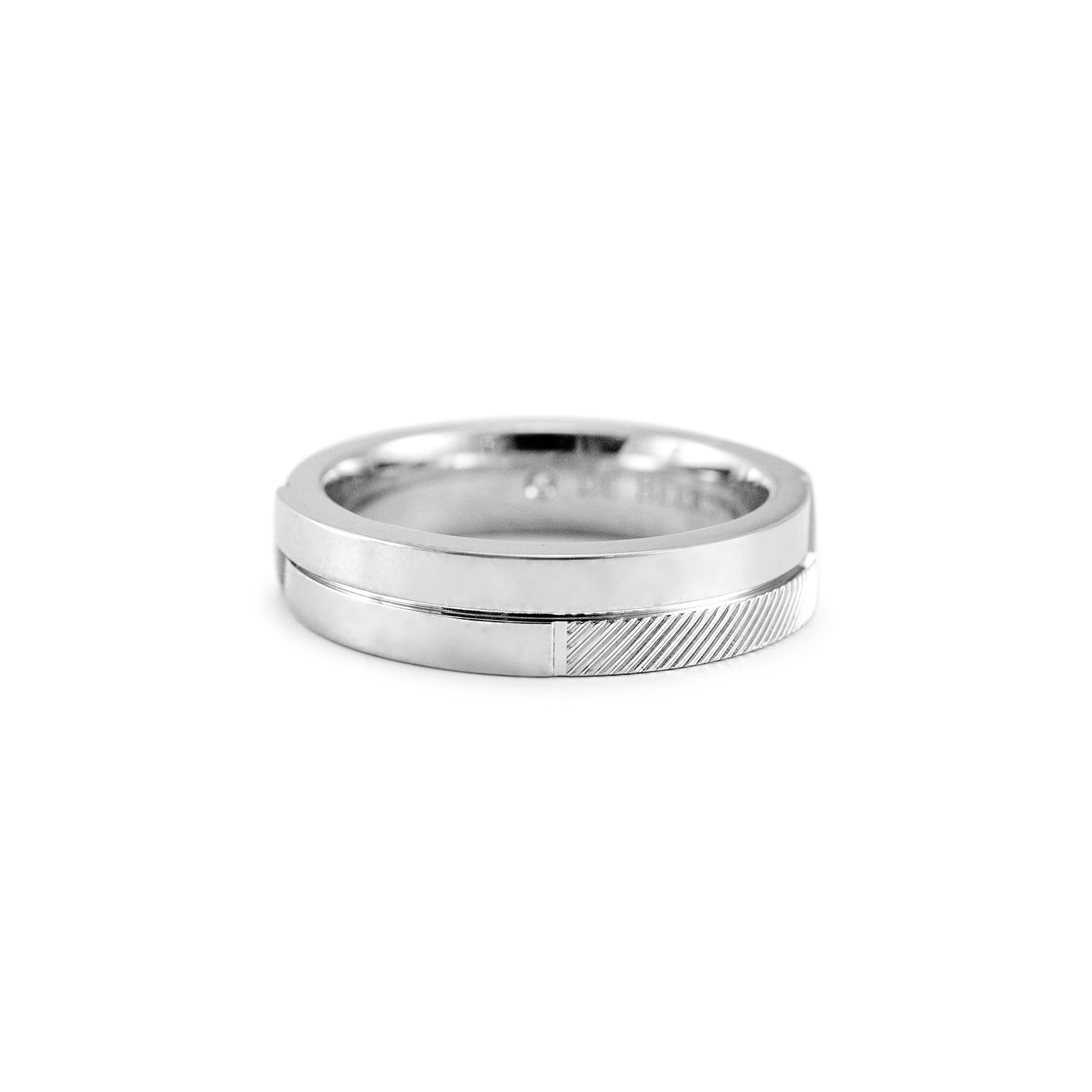 Round Cut De Beers 18K White Gold the Promise Band Ring