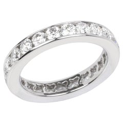 Anello a eternità completa in platino con diamante a taglio brillante De Beers