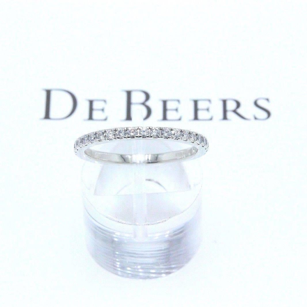 Anello a fascia con diamante classico De Beers 0,60 TCW in platino con carte in vendita 2