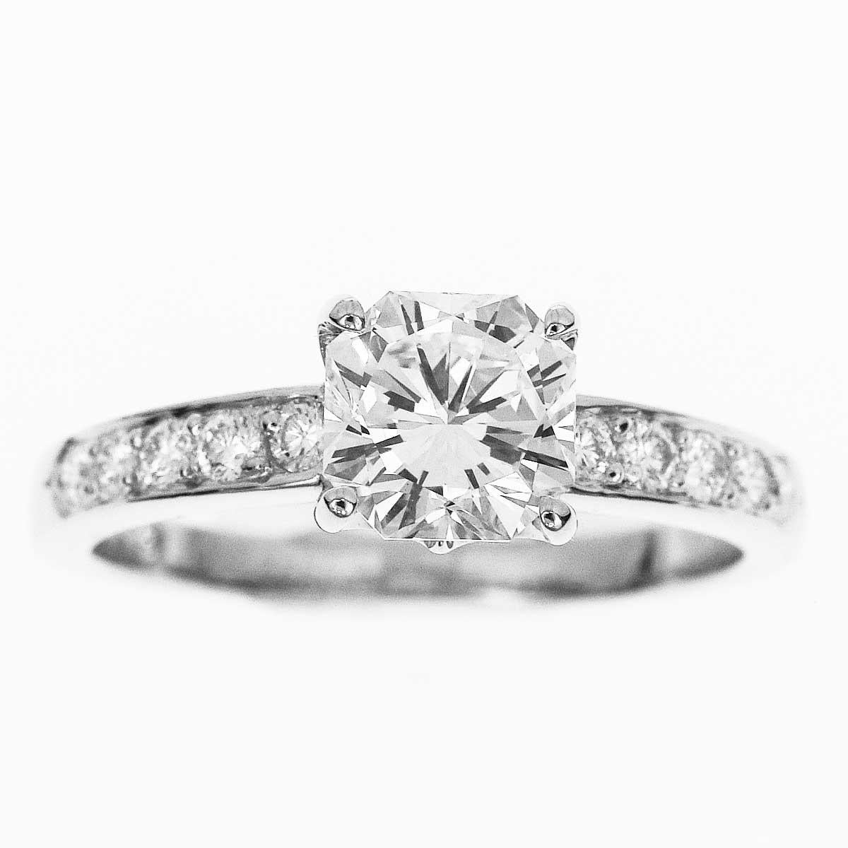 Brand:De Beers
Name:Classic solitaire ring
Material:1P diamond (1.00ct F-VVS1), Pt950 platinum,10P side diamond (D0.16ct D to G-IF to VS2)
Weight:4.2g（Approx)
Ring size: British & Australian:L 1/4  /   US & Canada:5 1/2  /  French & Russian:50.5 / 