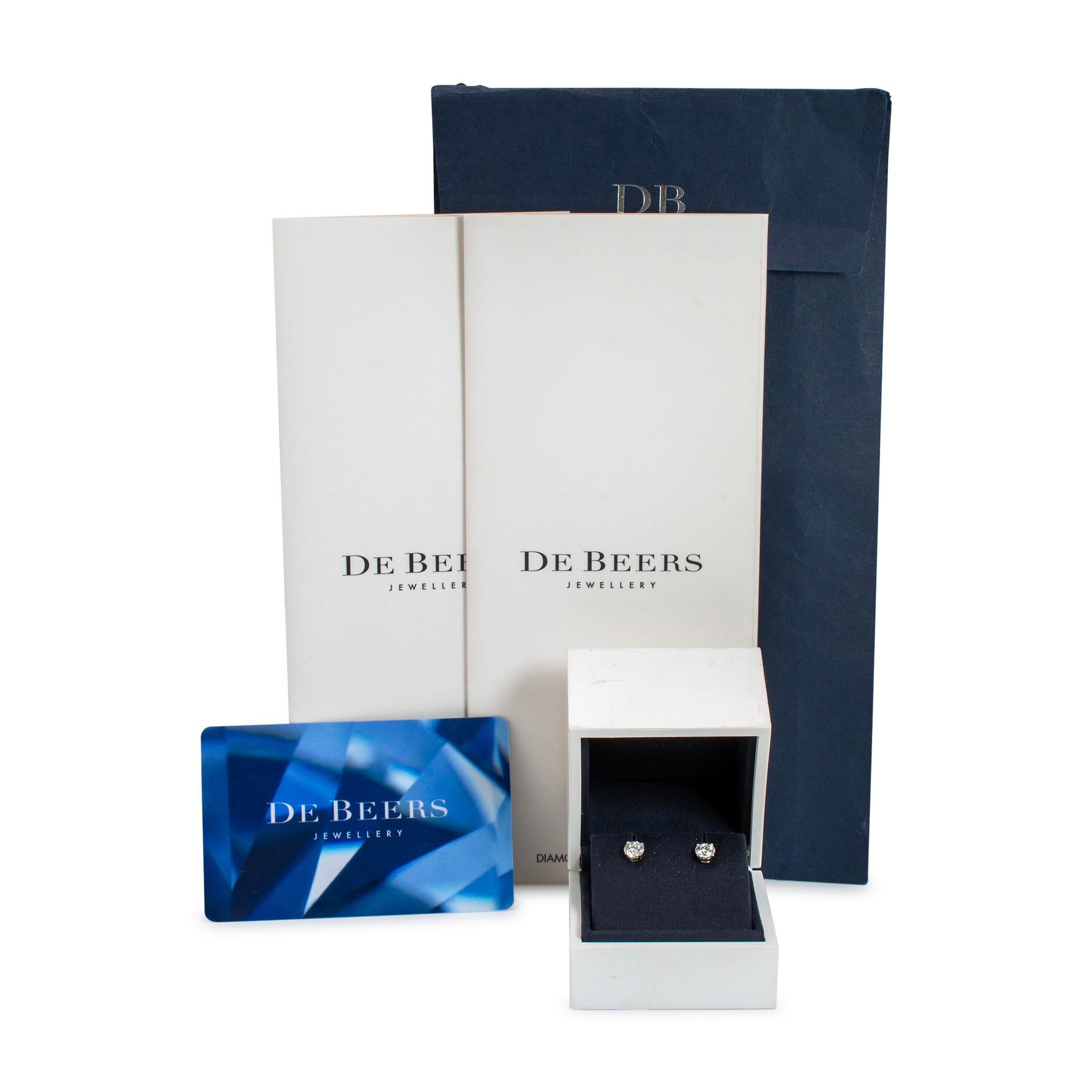 De Beers Db Classic 950 Platinum 1.05ct Round Brilliant Diamond Studs Pour femmes en vente