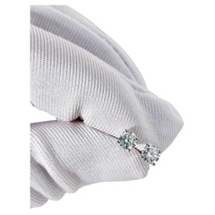 De Beers DB Classic PT950 Platin-Diamantohrstecker mit vier Krappen