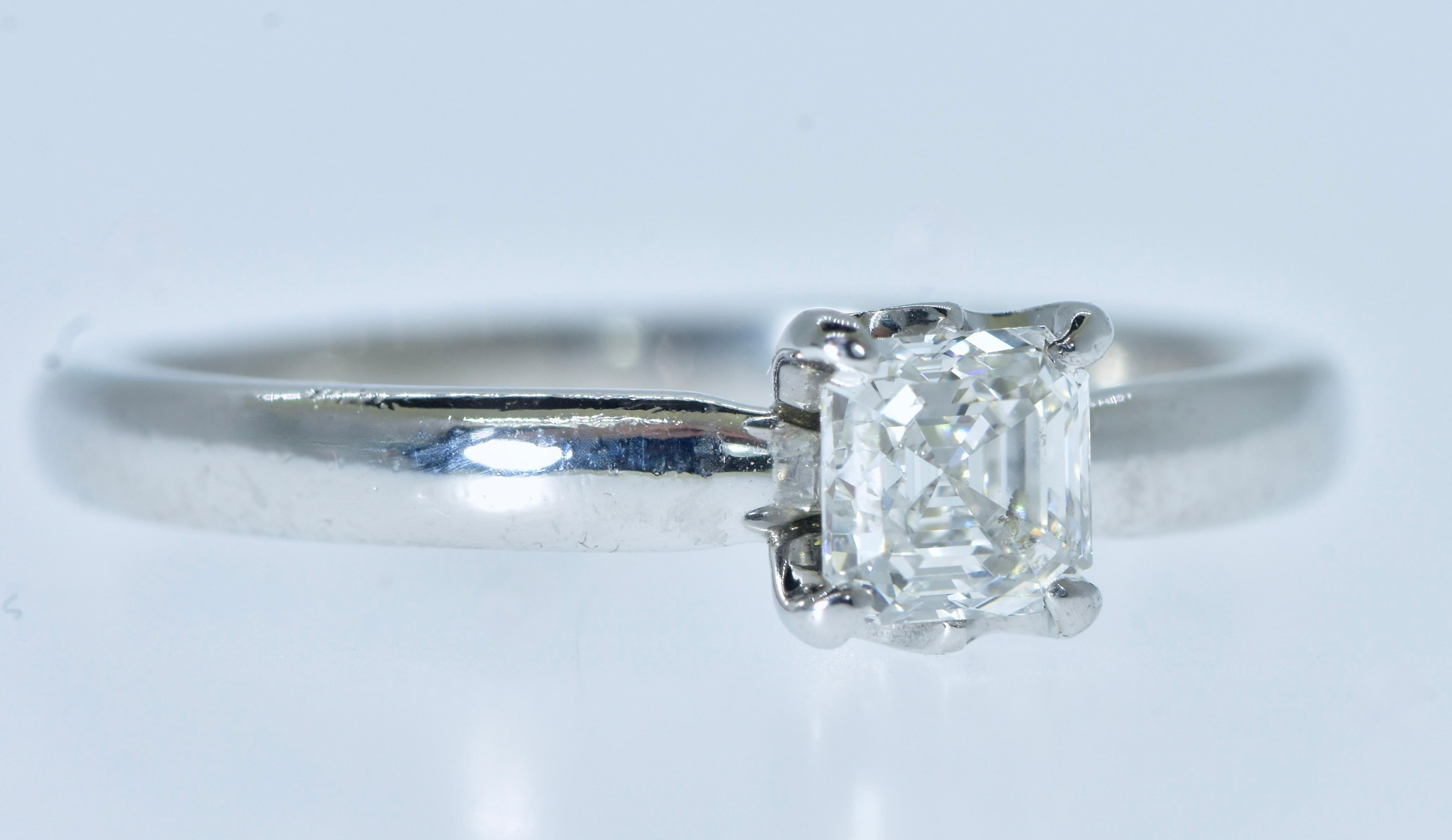 Square Cut De Beers Diamond, .40 cts., F/G, VS1-VVS Platinum Ring.  For Sale