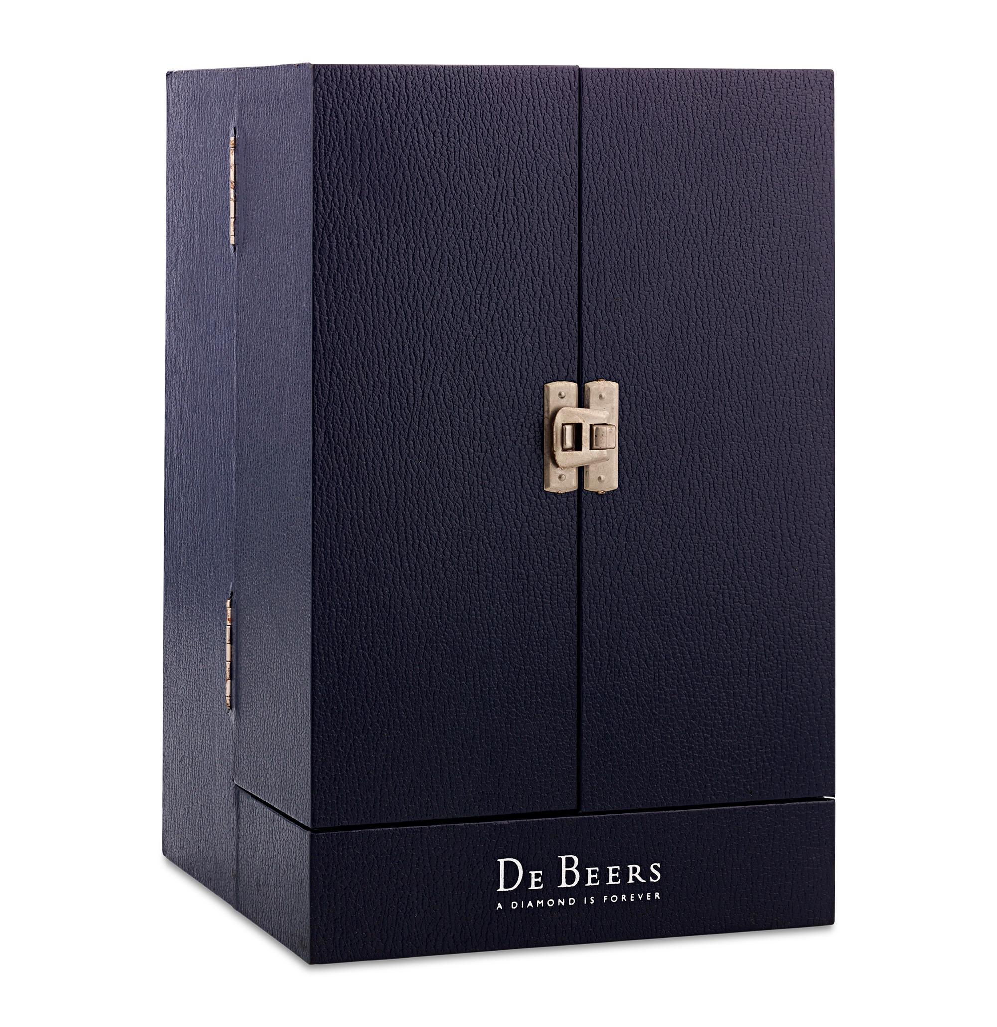 De Beers Diamond Hourglass, 36.00 carats In Excellent Condition In New Orleans, LA