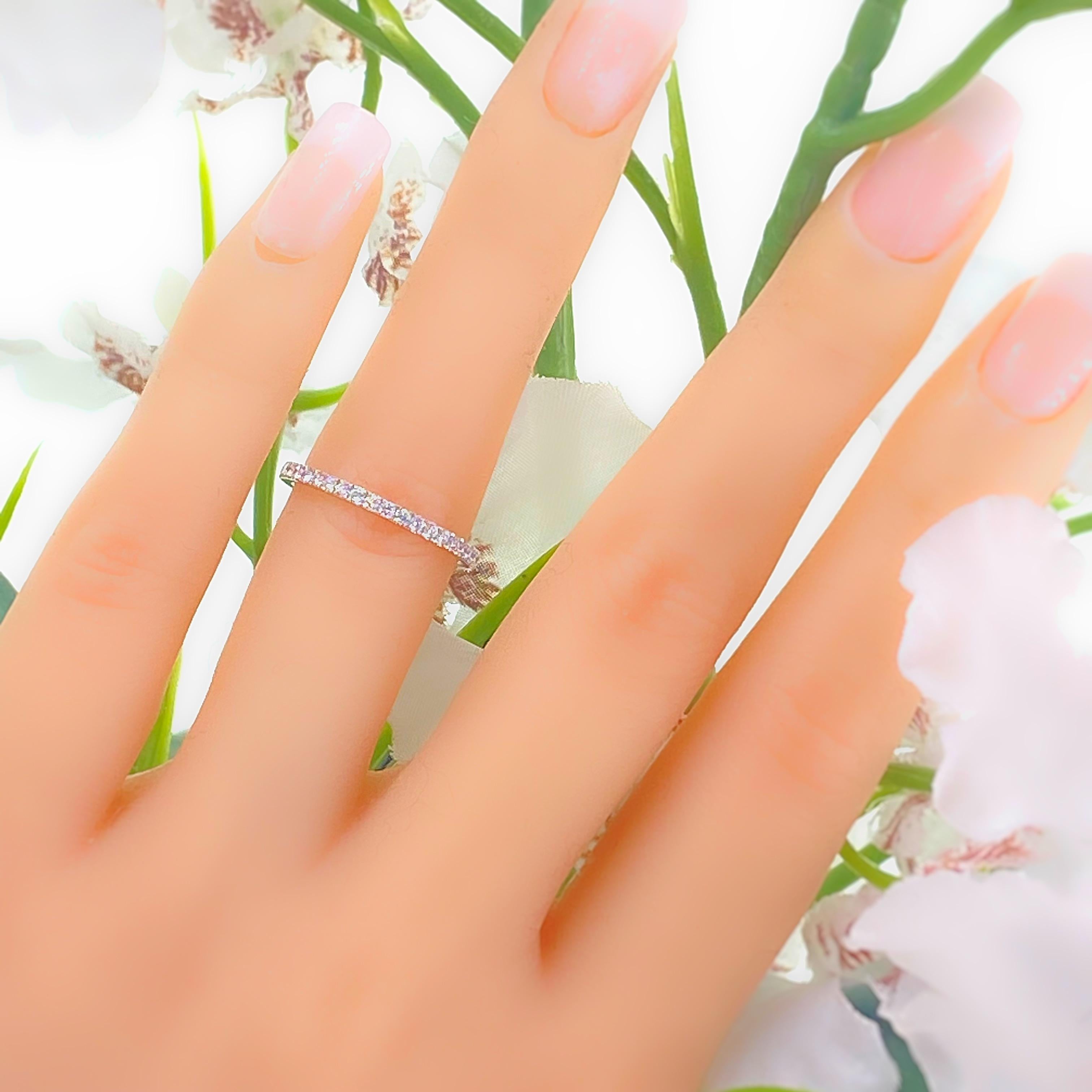 De Beers Platinum Diamond 0.20TCW Classic Half Eternity Wedding Band Ring Papers In Excellent Condition For Sale In San Diego, CA