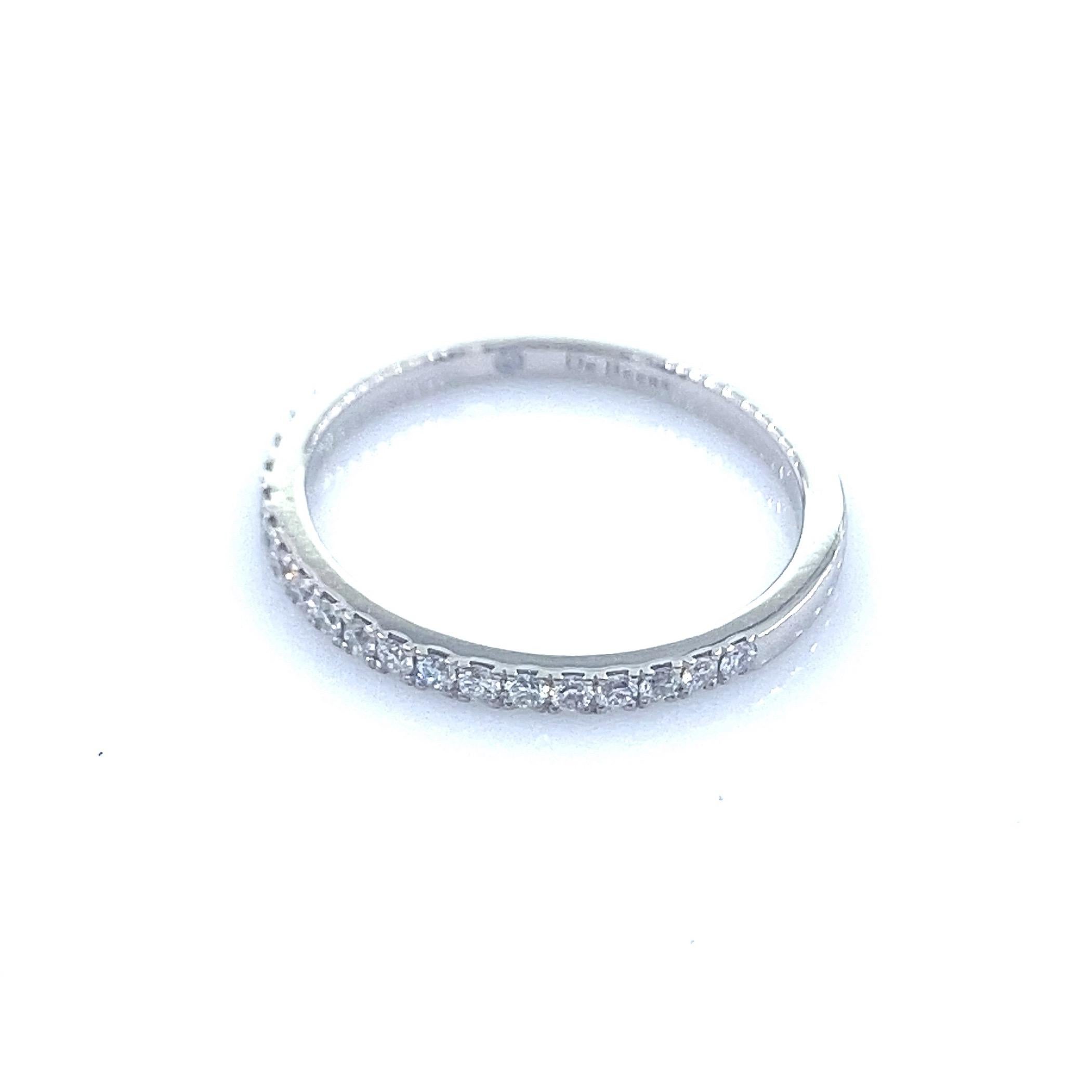 De Beers Platinum Diamond Classic Half Eternity Wedding Band Ring with Papers In Excellent Condition For Sale In San Diego, CA