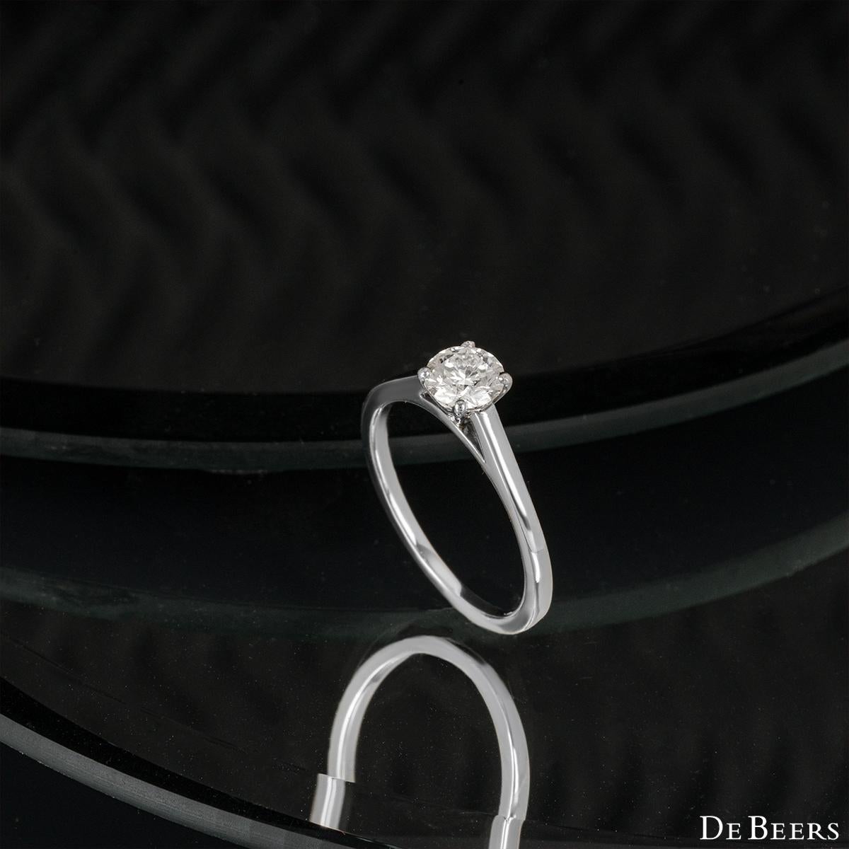 De Beers Bague de fiançailles en platine avec diamant 0,52 carat H/VS1 en vente 2