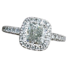 De Beers Platin-Ring mit luxuriösem Halo-Setting und einem Diamanten im Cushion-Schliff von 1 Karat