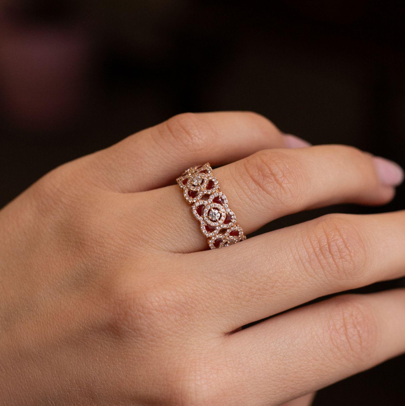 Taille ronde De Beers Rose Gold Carnelian And Diamond Enchanted Lotus Eternity Ring en vente