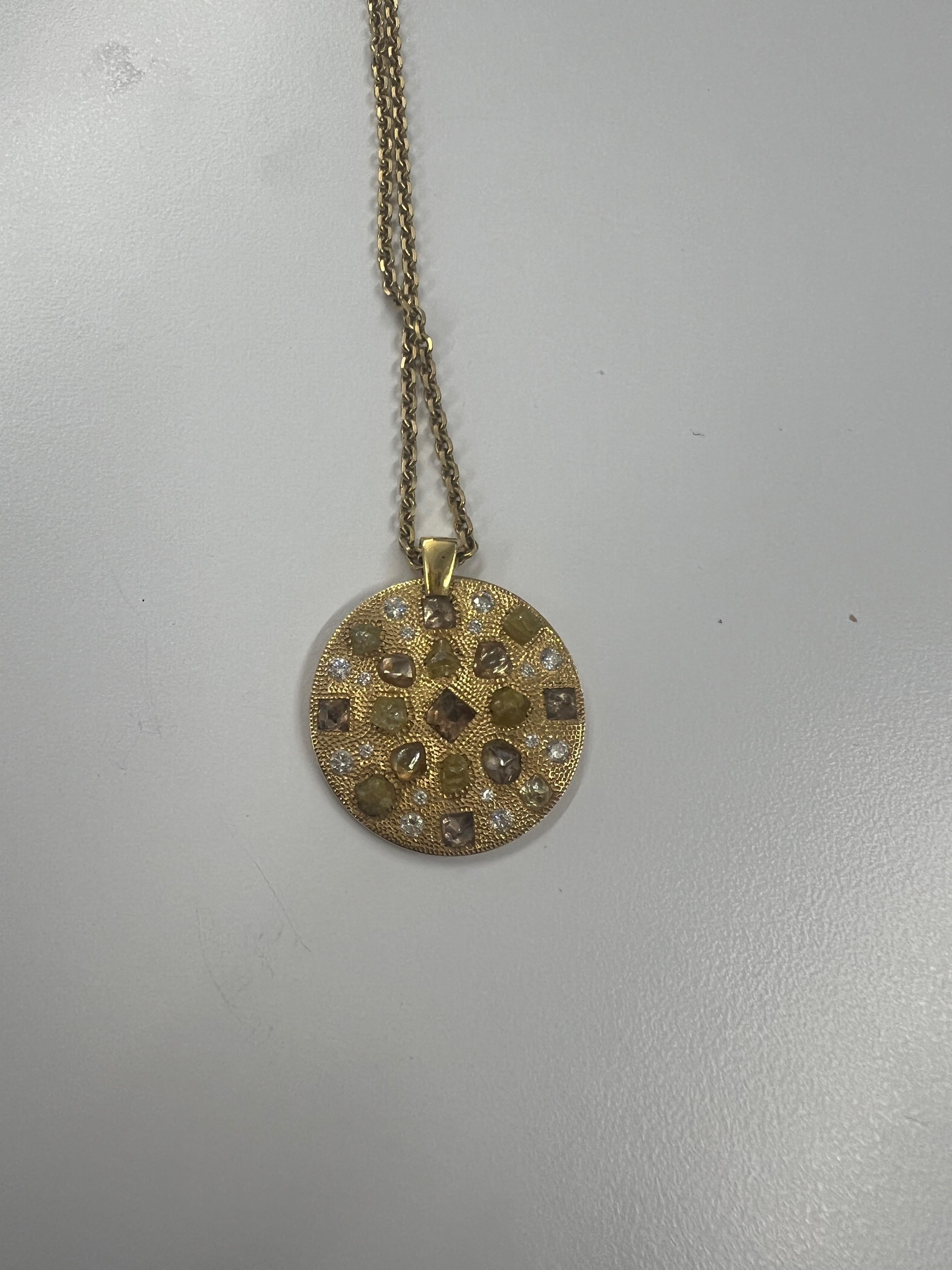 Women's or Men's De Beers Talisman Babylon Medal Pendant 18KT Yellow Gold For Sale