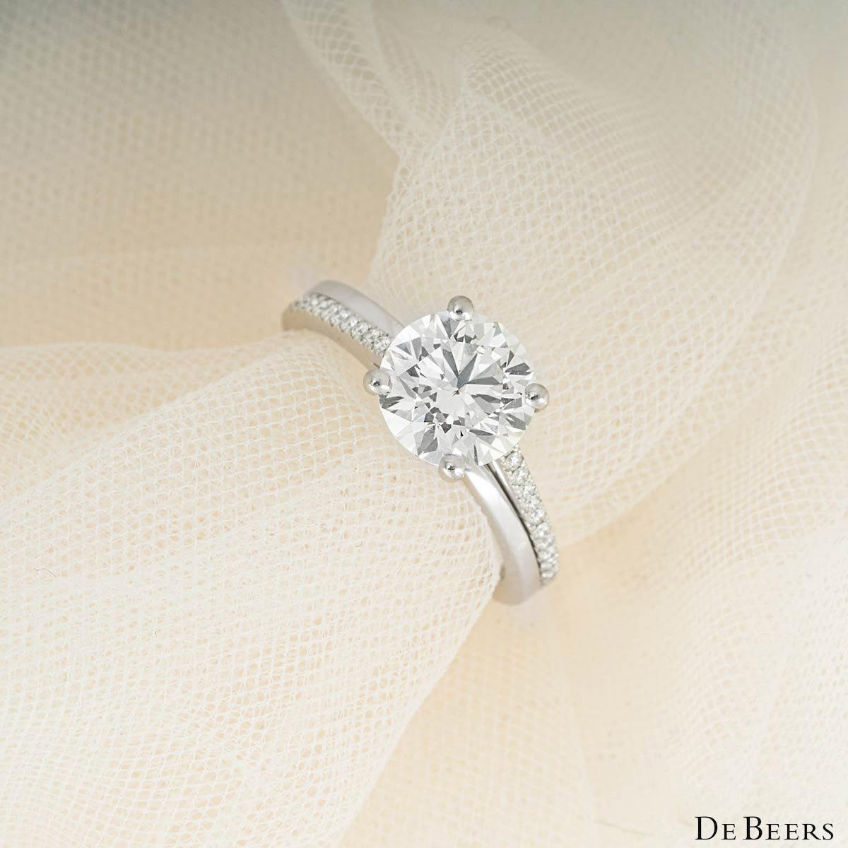 De Beers the Promise Bague de fiançailles avec diamant 2,05 carats I/SI2 XXX certifié GIA en vente 1