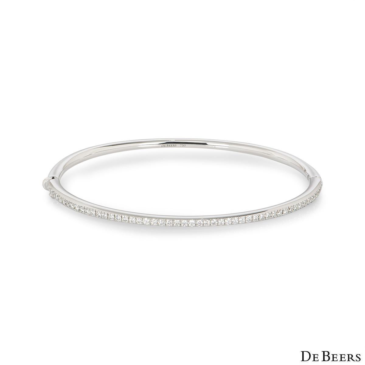 Taille ronde De Beers Bracelet jonc classique en or blanc et diamants B102113 en vente