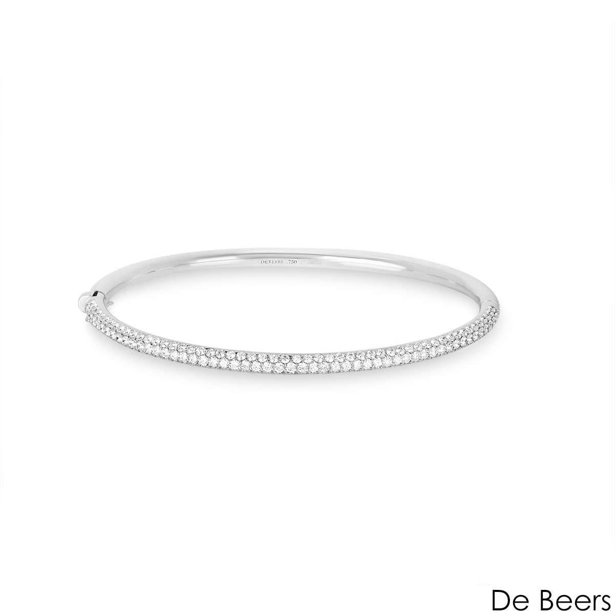 De Beers Bangle classico in oro bianco con tre file di diamanti B102120 In condizioni ottime in vendita a Mayfair, London, London