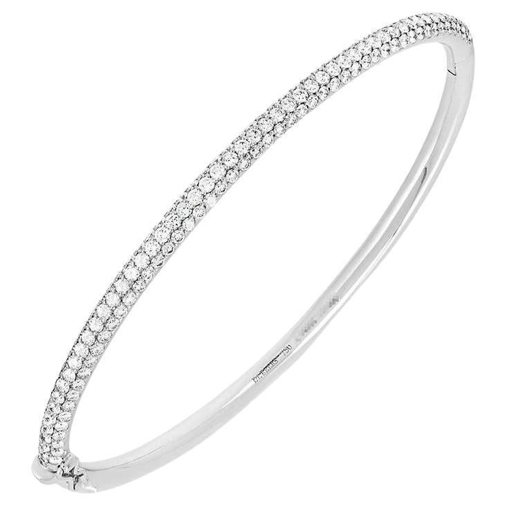 De Beers Bangle classico in oro bianco con tre file di diamanti B102120 in vendita