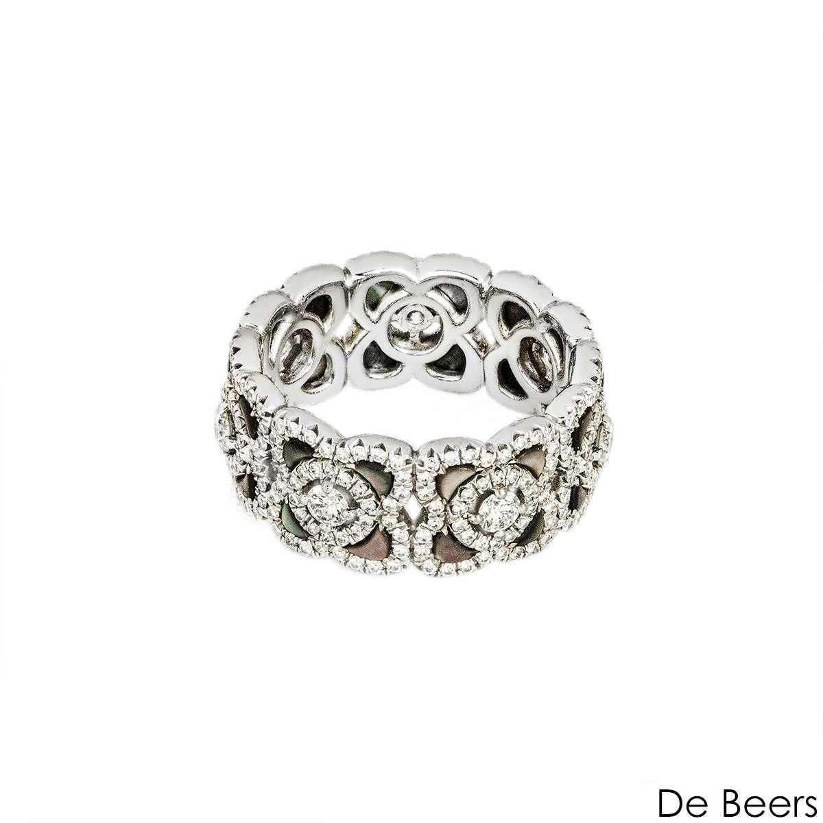 De Beers Weißgold Diamant & Schwarz Perlmutt Enchanted Lotus Ring Größe 49 im Zustand „Hervorragend“ im Angebot in Mayfair, London, London