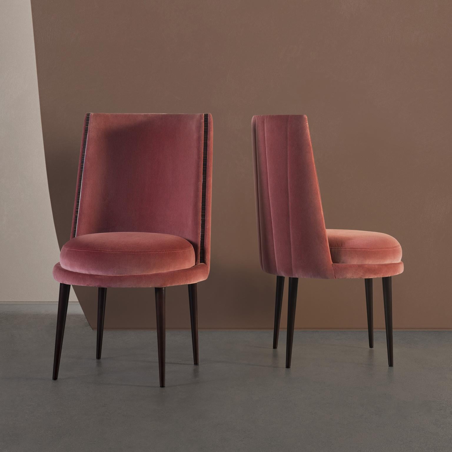 Chaise de salle à manger moderne De Castro, velours rose rubis, fabriquée à la main au Portugal par Greenapple en vente 4