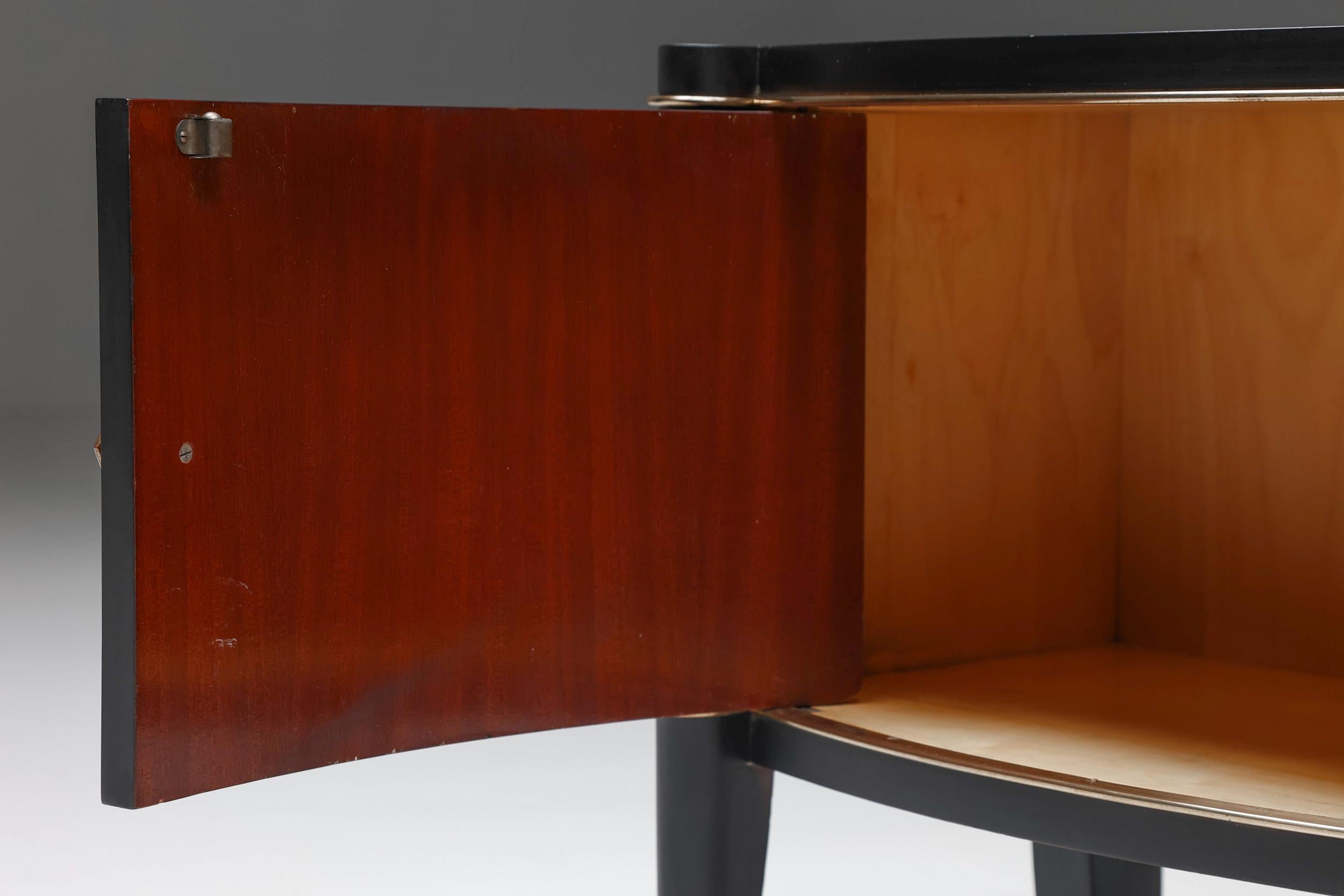 Art De Coene Nachttisch, Henry van de Velde; Art Deco; Arts & Crafts, 1960er Jahre (Holz) im Angebot