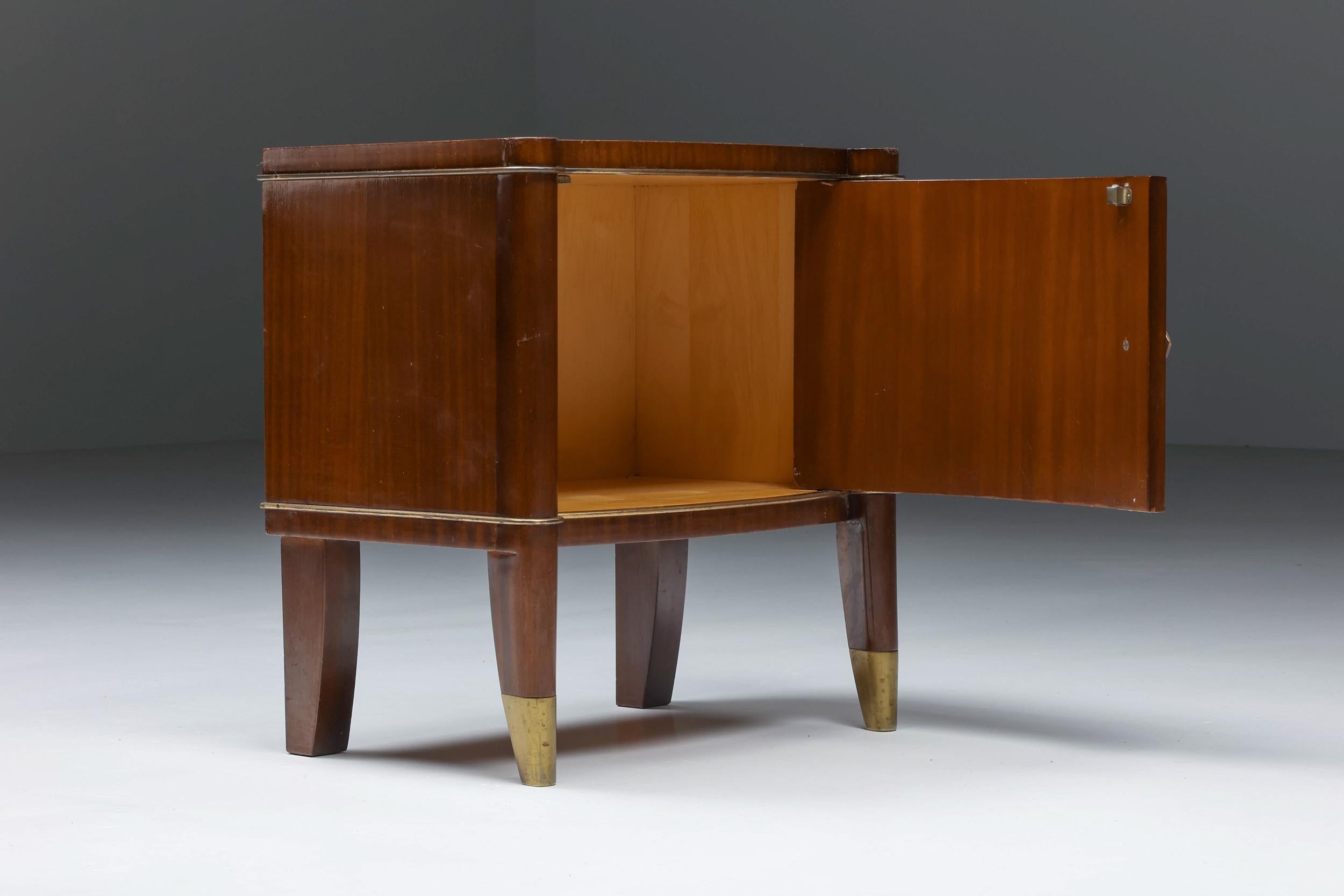 Henry van de Velde; Art Deco; Arts & Crafts movement; Coffee table; Bed Side Table; Side Table; De Coene; 1960's; Mid-Century Modern; Belgian Design; Bedroom Furniture; 

Mid-Century Bedside table by De Coene was designed in Belgium in the 1960s.