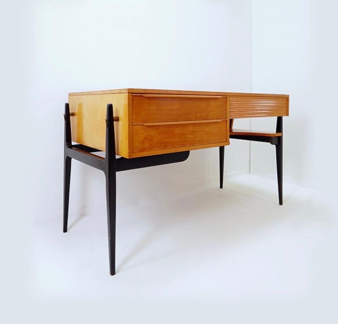 De coene escritorio estilo Alfred Hendrickx Bélgica 1950 en venta 2