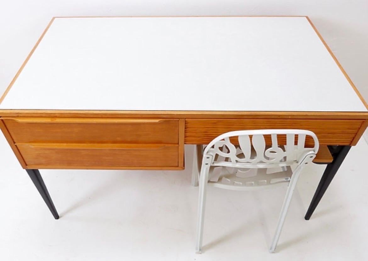De coene escritorio estilo Alfred Hendrickx Bélgica 1950 en venta 3