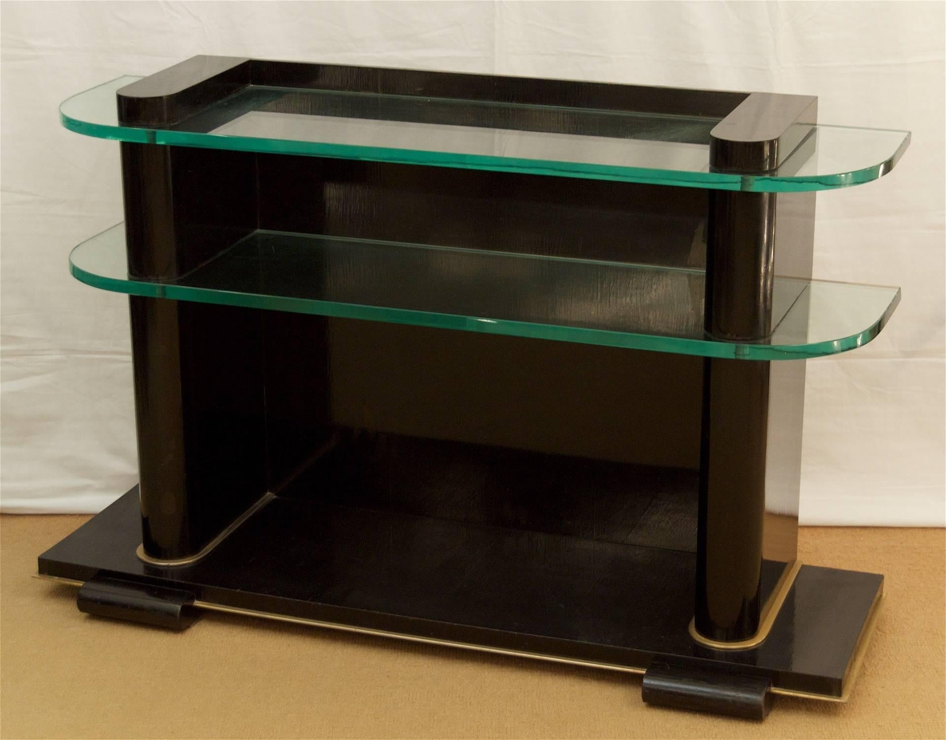 Console déco élégante et utile en laque noire avec deux étagères en verre 3/4