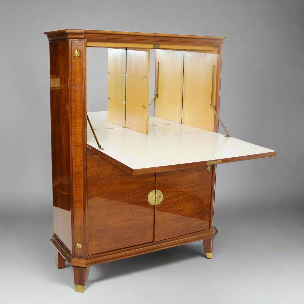 De Coene Freres Art Deco Period Walnut Bar Belgium In Good Condition For Sale In New York, NY