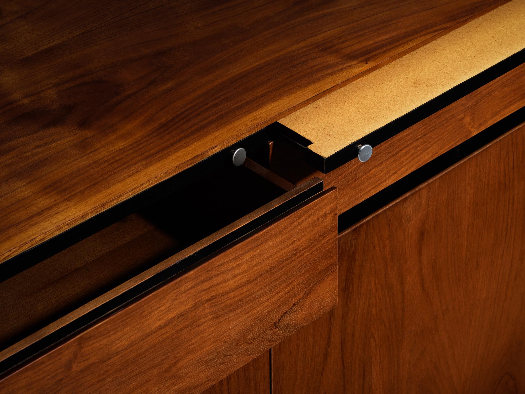 Noyer Buffet 'Madison' de Coene Freres en noyer en vente