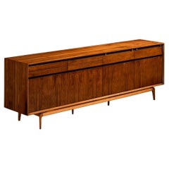 Buffet 'Madison' de Coene Freres en noyer
