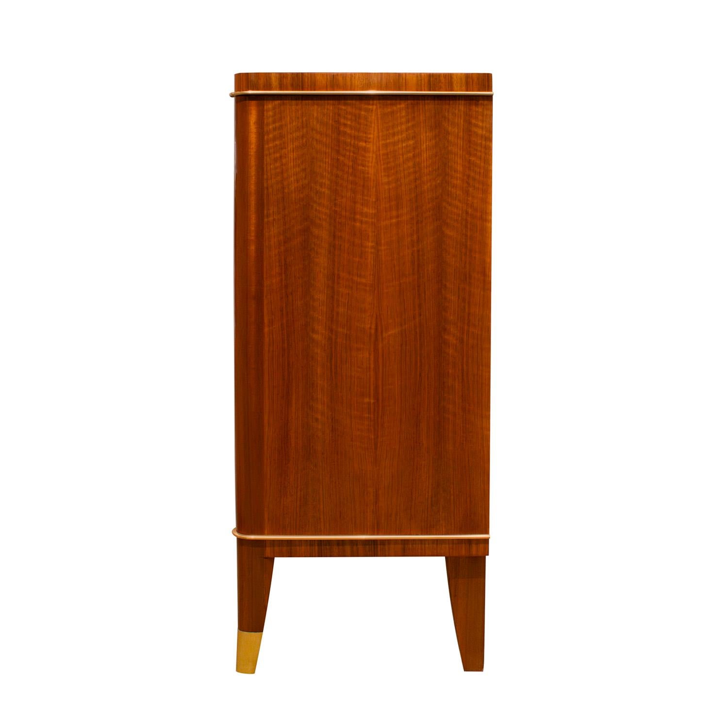 Art Déco Cassettiera Petit di De Coene Frères in mogano con ottone anni '40 in vendita