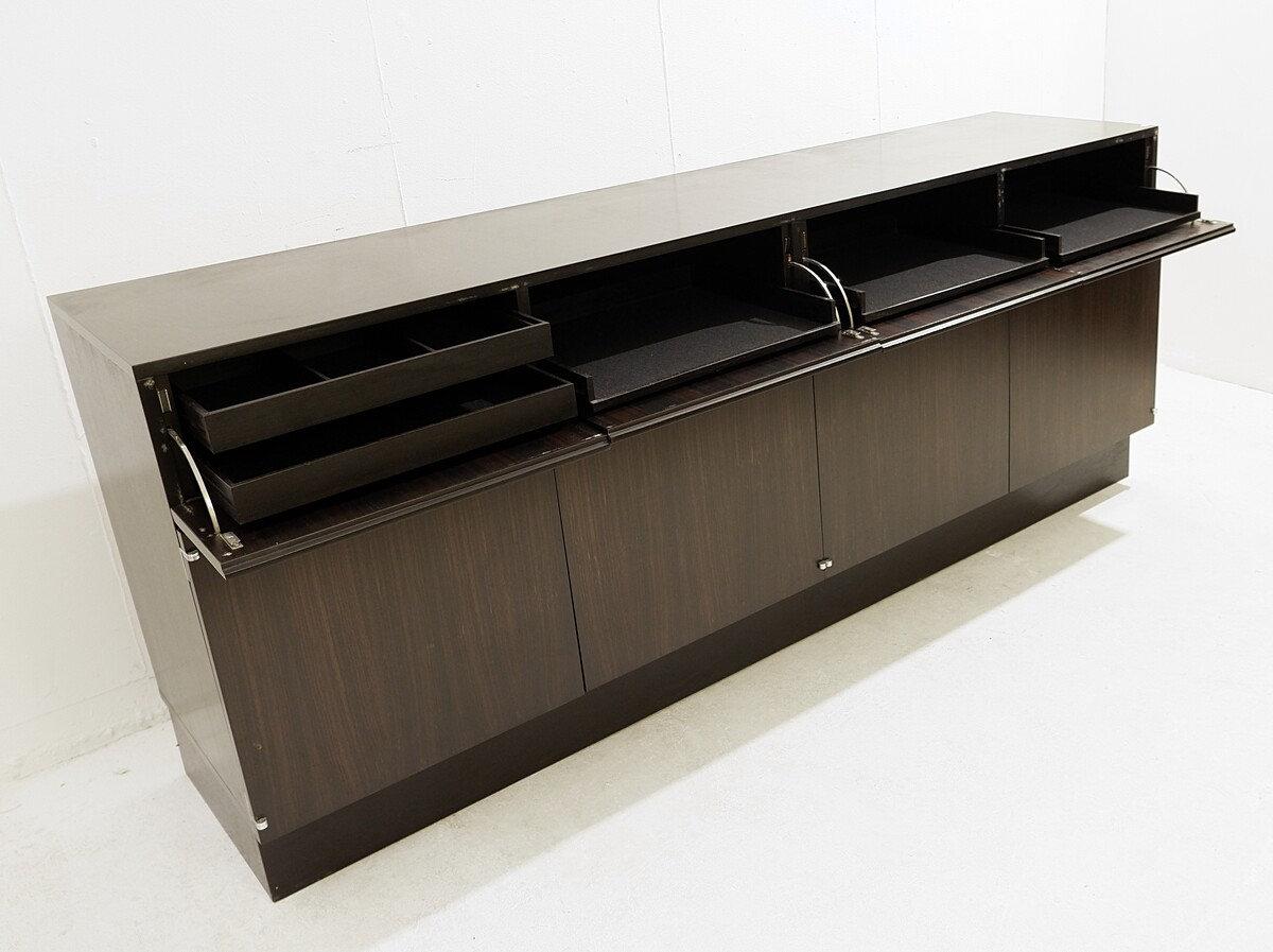 Grand buffet à base flottante De Coene, Belgique, années 1960
Belgique - De Coene - Buffet 
Dimensions : 200,5x48,5cm H:81,5cm
Usure conforme à l'âge et à l'utilisation - Pertes mineures - Voir photos 