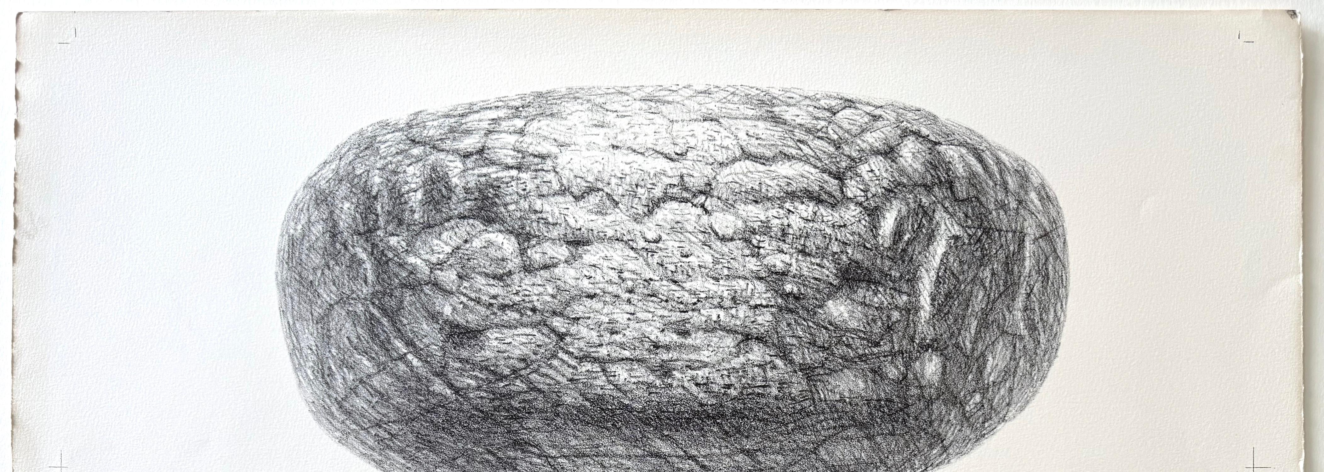 HOVERING STONE Signierte Lithographie, Schwarz-Weiß-Sci-Fi-Landschaft, Stone Men (Surrealismus), Print, von De Es Schwertberger