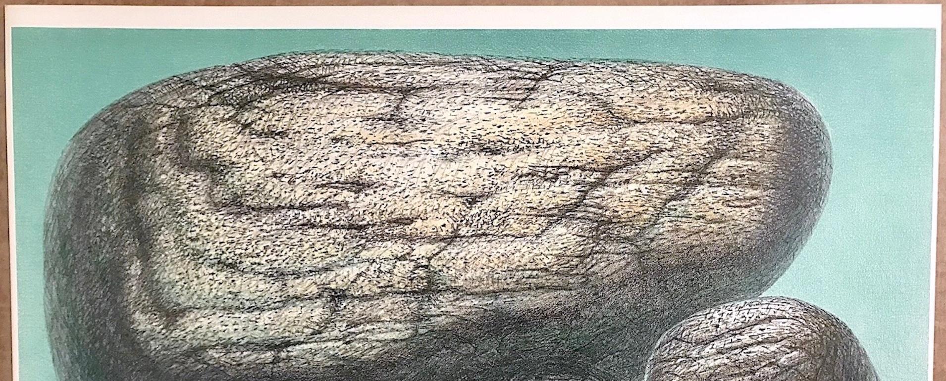 STONE CARRIERS è una litografia originale disegnata a mano e stampata con tecniche di litografia manuale su carta d'archivio Arches, 100% priva di acidi. STONE CARRIERS è un ritratto molto dettagliato di tre teste - uomini di pietra filosofici che