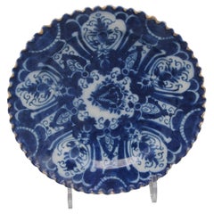 De Grieksche A - 18th century Delft plate with scaloped rim