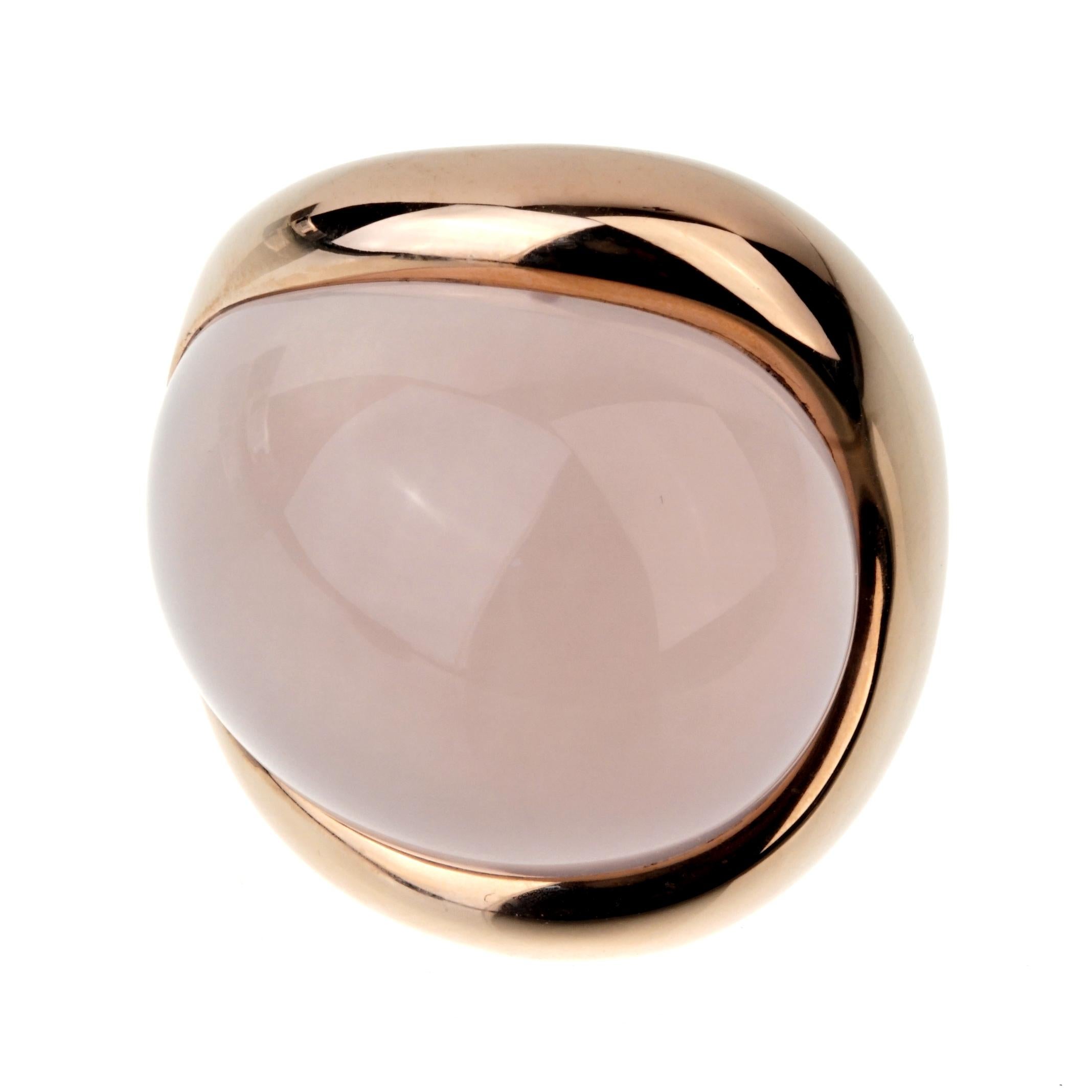 A stunning De Grisogono ring featuring a 79 Carat Cabochon cut Pink Quartz set in 18k rose gold. Adjustable size from US 5-6.

The ring has a weight of 29 grams.

Sku: 945