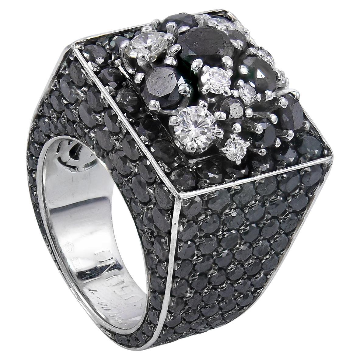de GRISOGONO Black & White Diamond Cocktail Ring For Sale