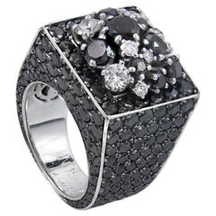 de GRISOGONO Black & White Diamond Cocktail Ring