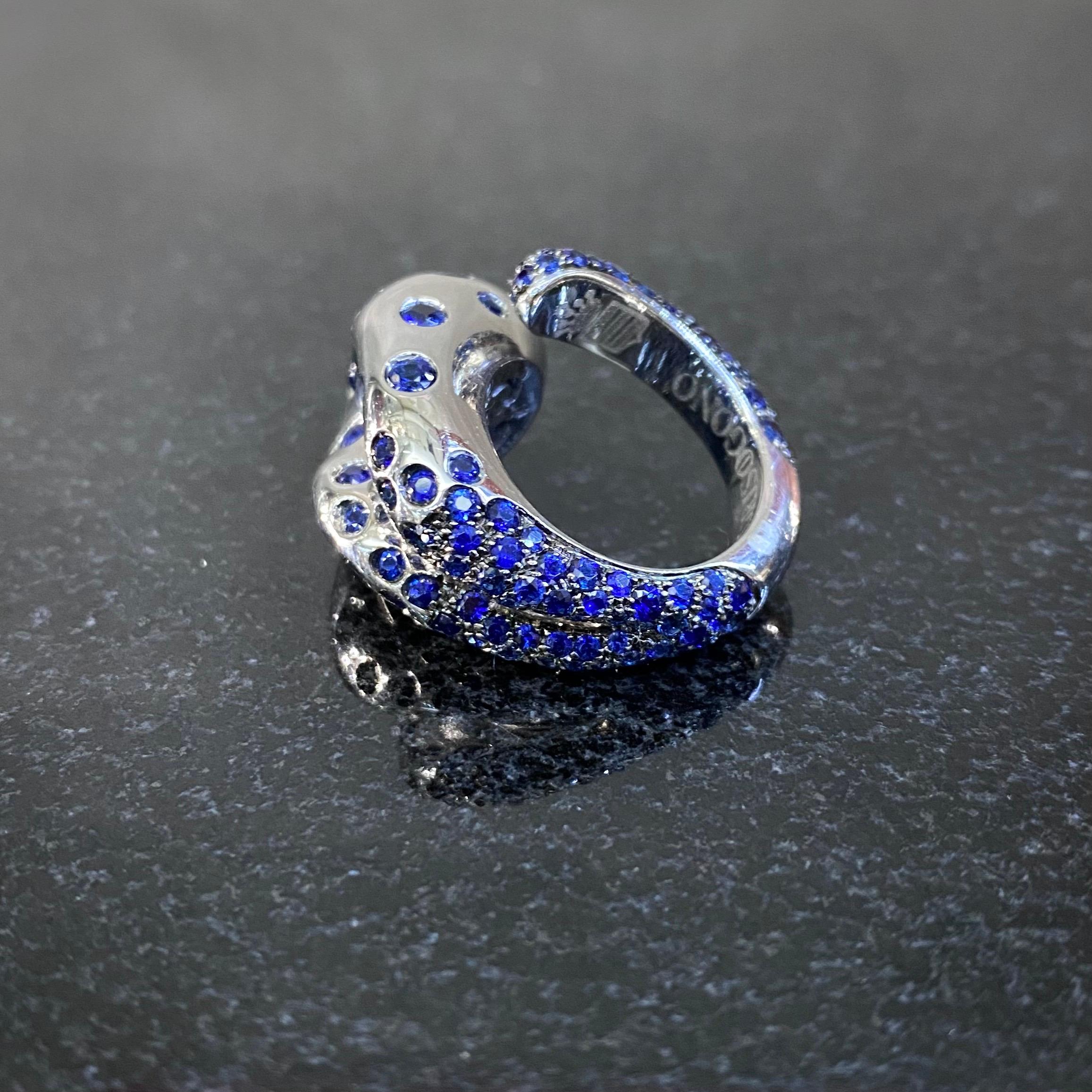 de GRISOGONO Blue Sapphire Pave Flush Serpent Snake Cocktail Ring White Gold In Good Condition For Sale In Lisbon, PT