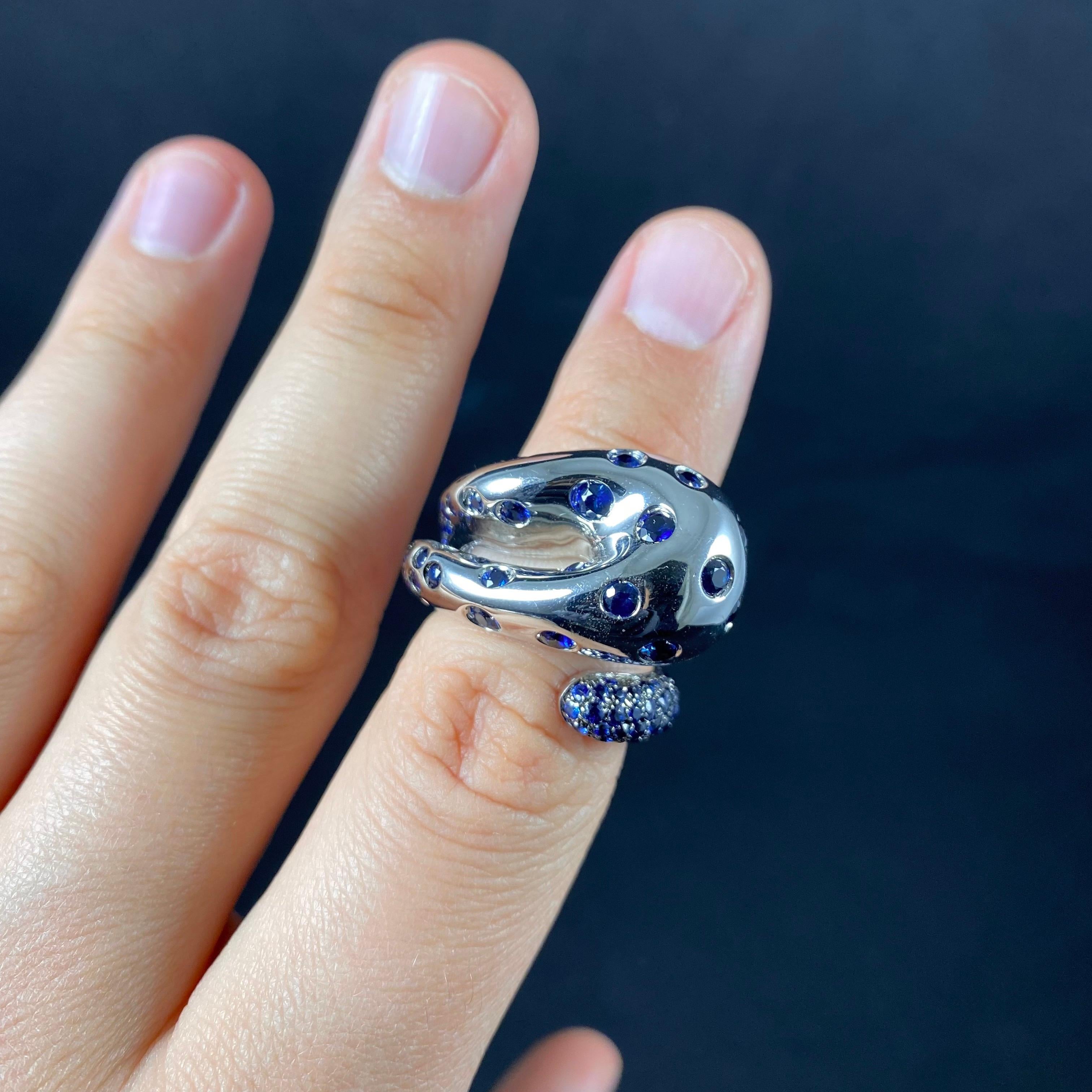 de GRISOGONO Blue Sapphire Pave Flush Serpent Snake Cocktail Ring White Gold For Sale 3