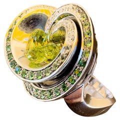 De Grisogono Chiocciola 18K White Gold Emerald Tsavorite Peridot Diamond Ring